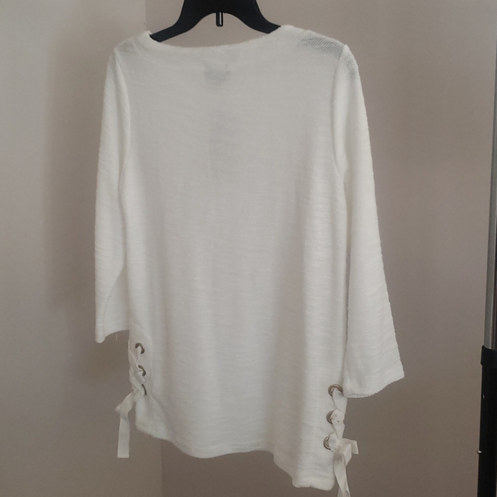 White Sweater - Picture 6 of 7